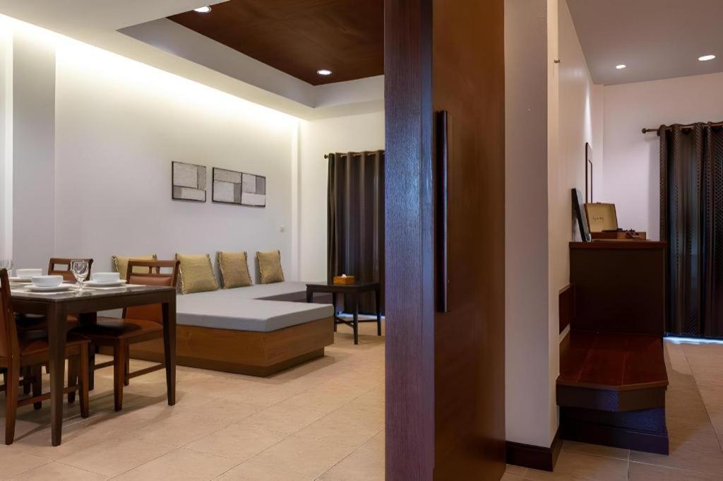 Rose Bay Resort Pattaya Luaran gambar