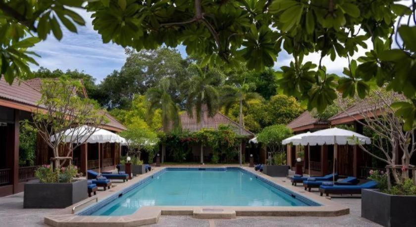 Rose Bay Resort Pattaya Luaran gambar